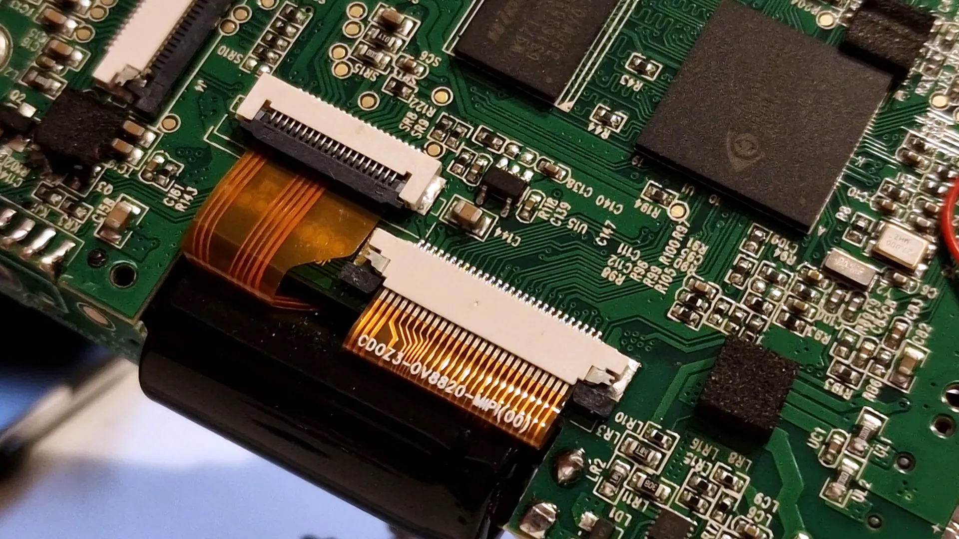 Inside the Agfaphoto Realishot DC8200, you'll find this text "OV8220"