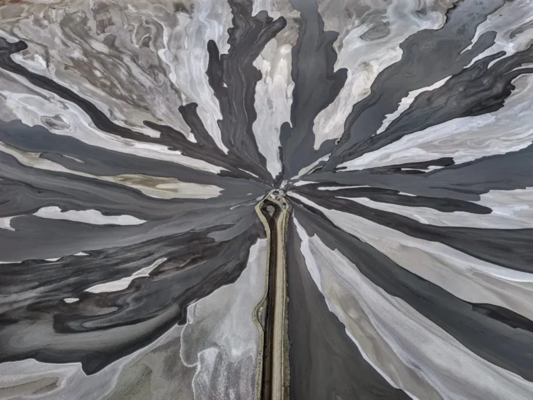 Edward Burtynsky: an incredible insight into Abstraction / Extraction