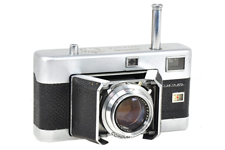 Classic film cameras: the folding Voigtländer Vitessa