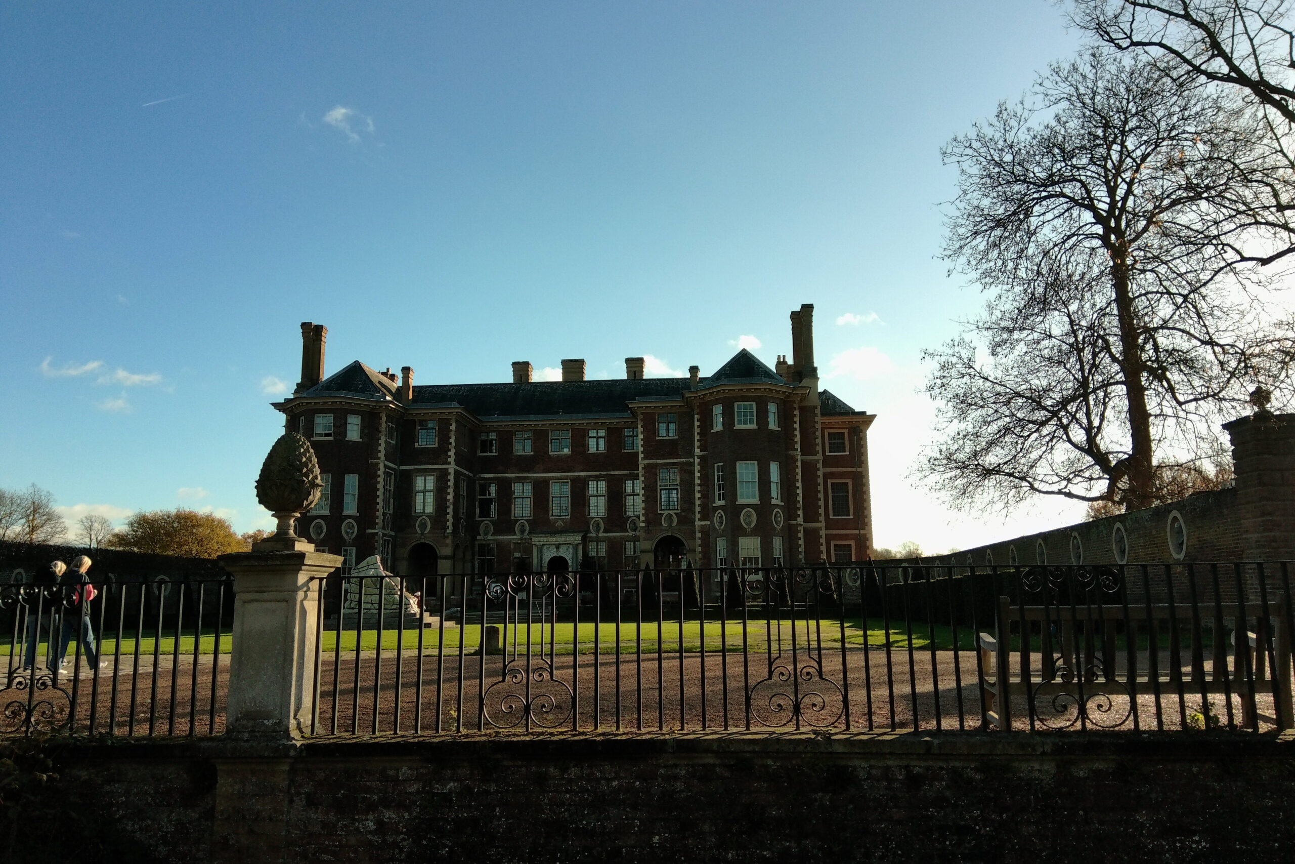 Kodak Pixpro C1. red brick house