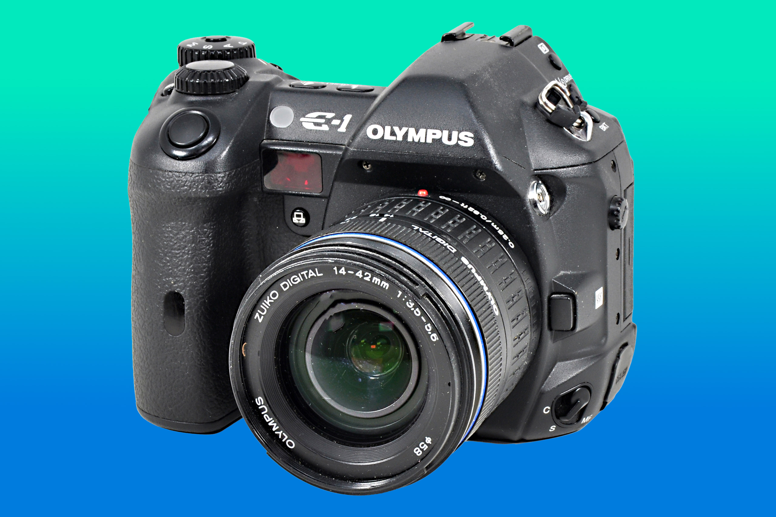 The Olympus E-1 with Four Thirds mount Zuiko 14-42mm f/3.5-5.6 lens