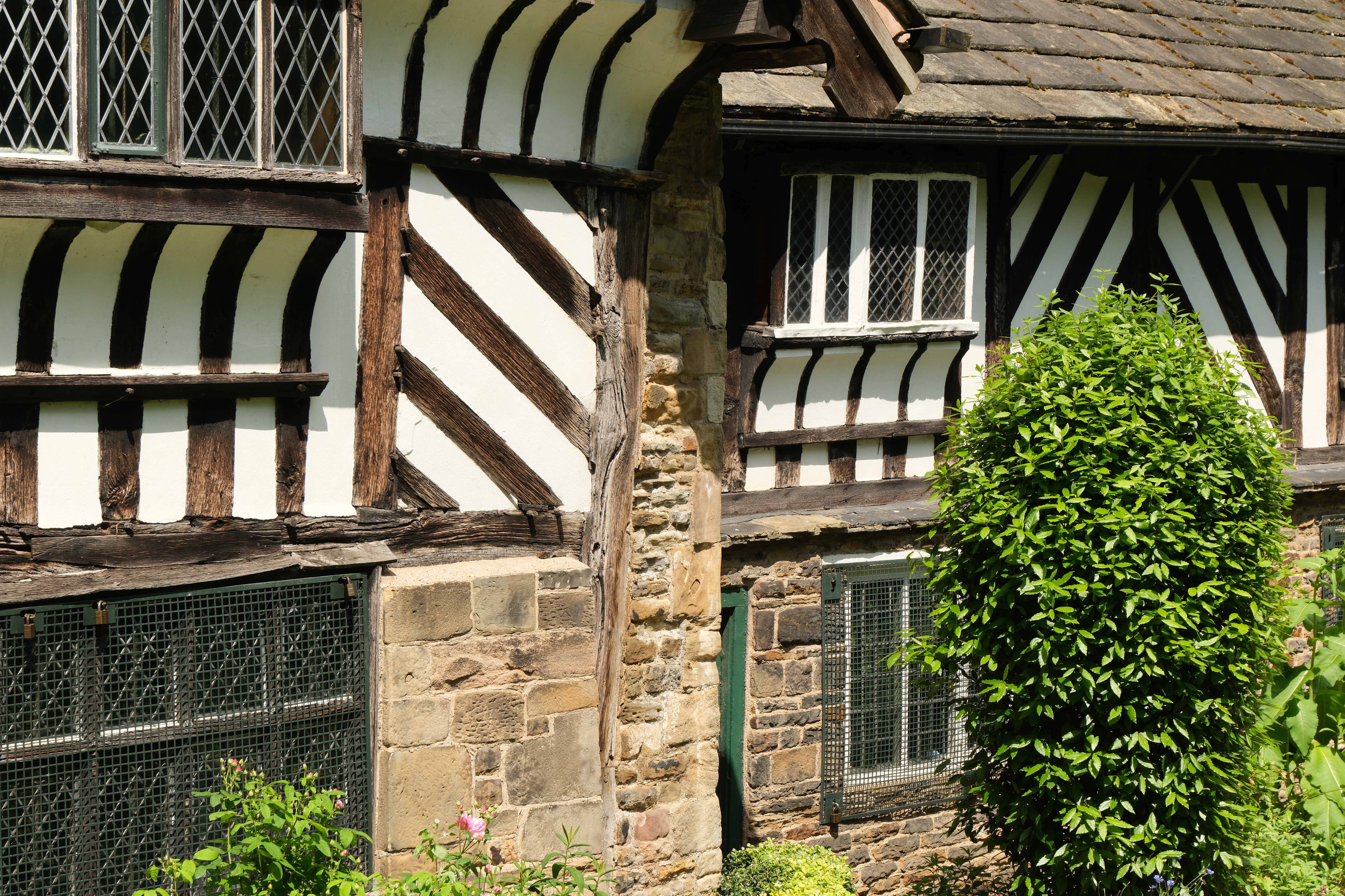 50mm zoom with the 16-50mm lens. Bishop's House, Sheffield. Photo JW.