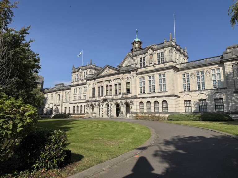 iPhone 16 Pro review: small screen, maximum zoom