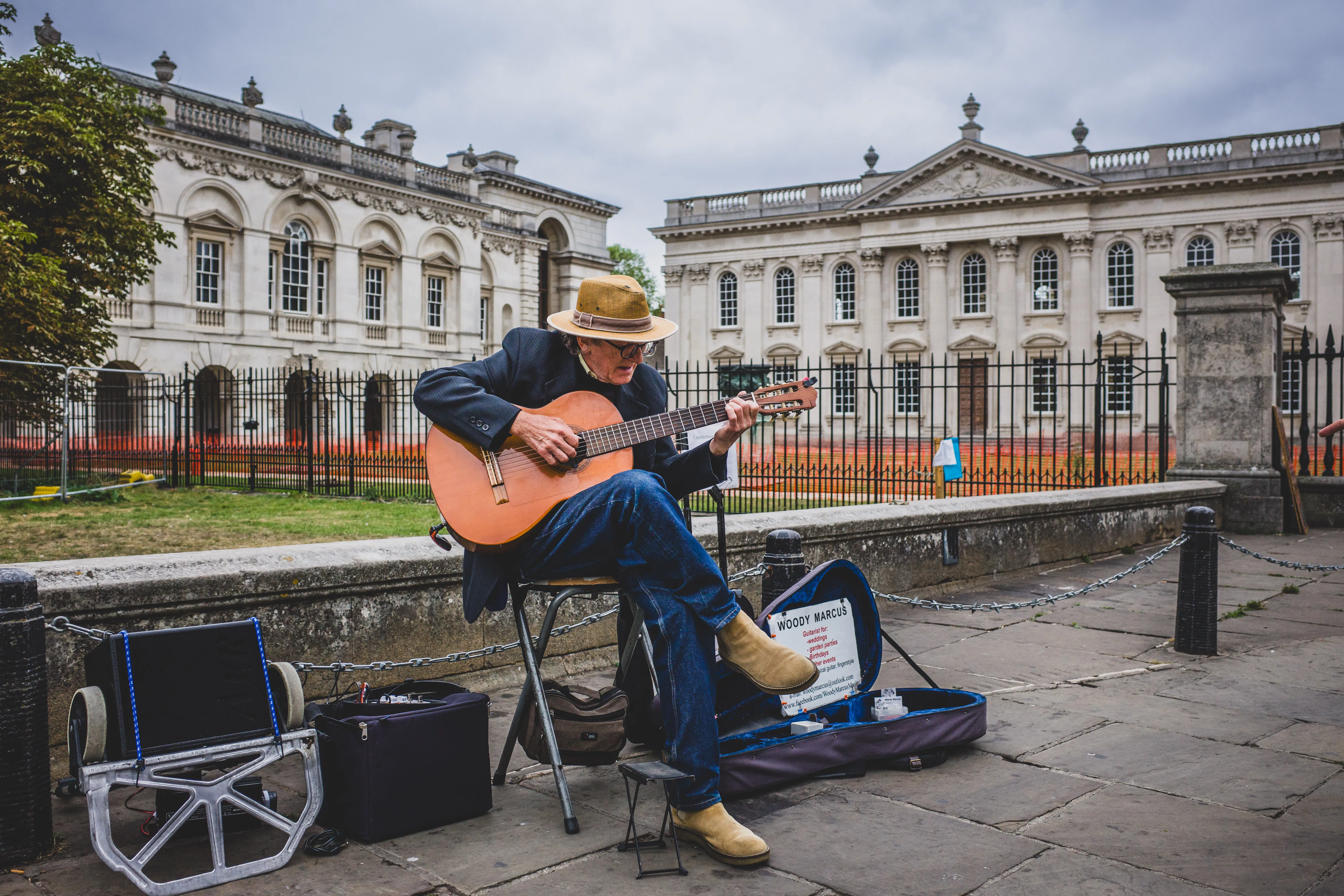 Ricoh GR IV street guitarist sample image