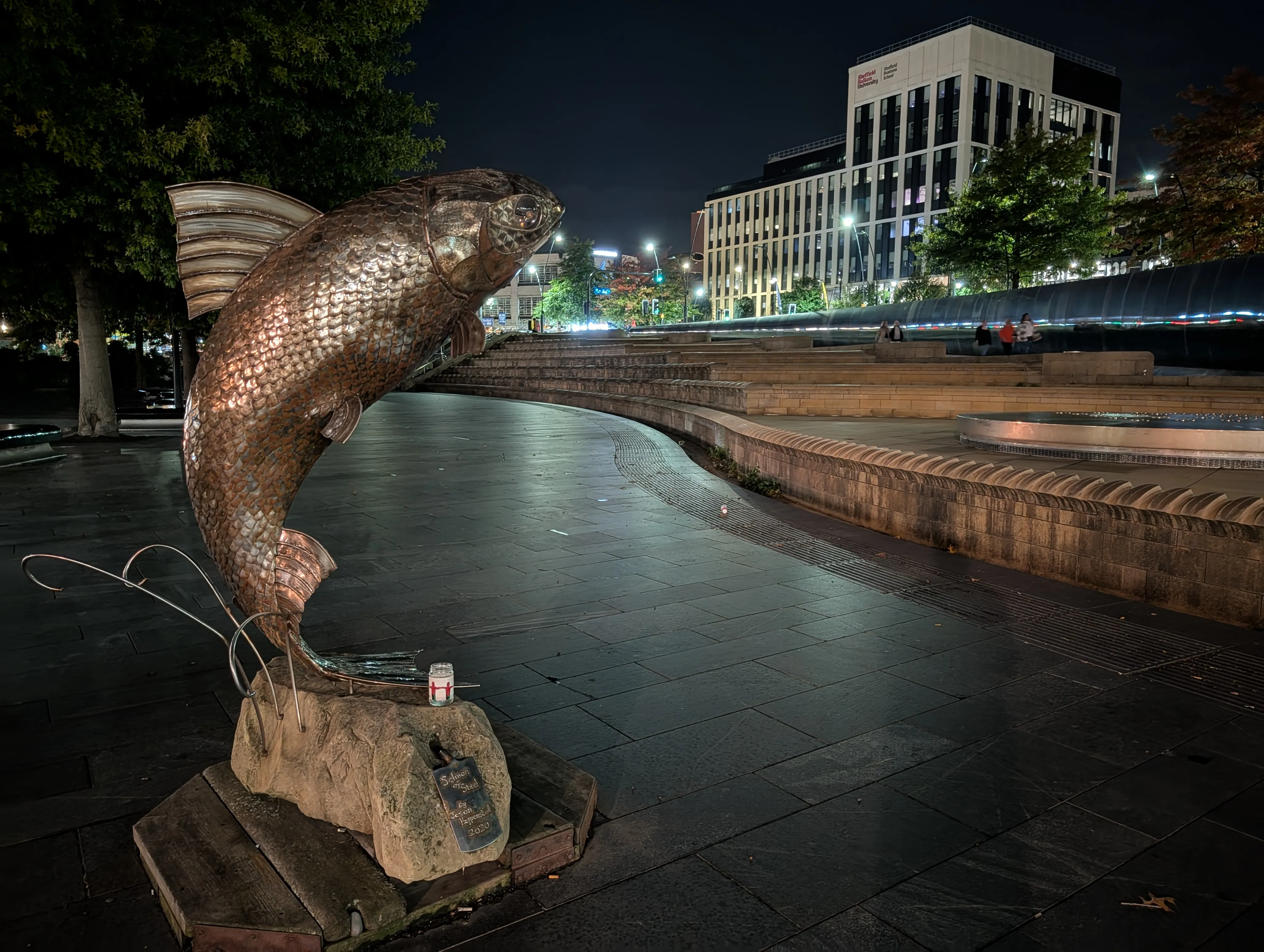 Google Pixel 10 Pro, low-light night photo, main camera. Photo Joshua Waller