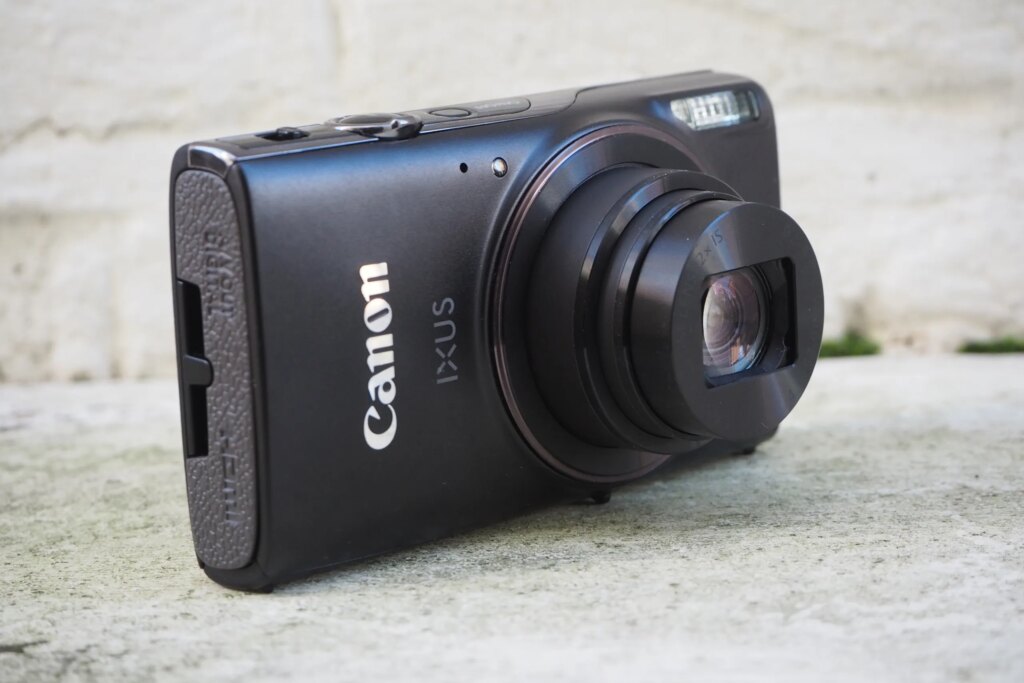 Canon IXUS 285 HS A PowerShot ELPH 360 HS A IXY 650 m review
