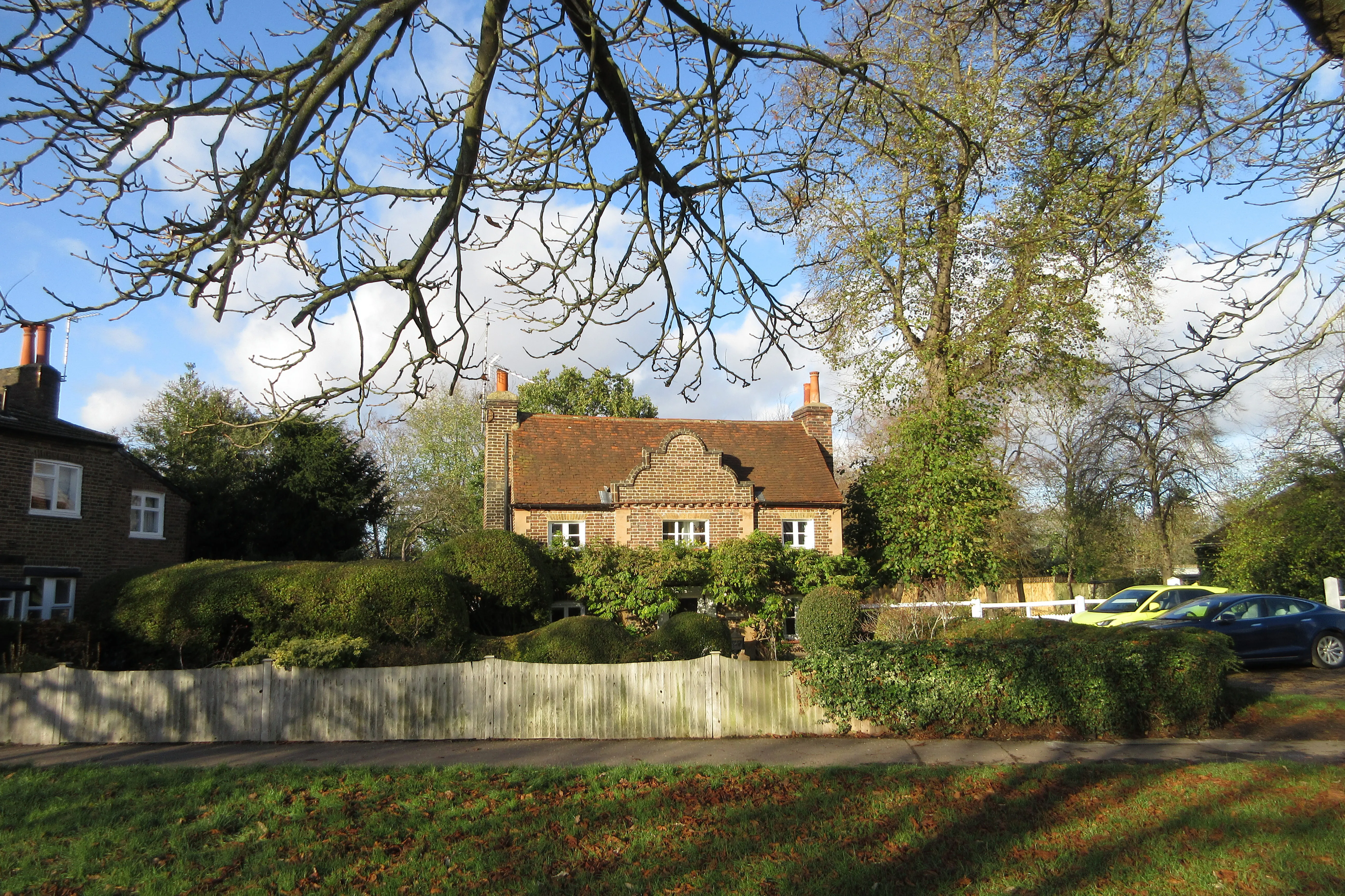 Canon IXUS 285 HS A. Image credit: Gavin Stoker