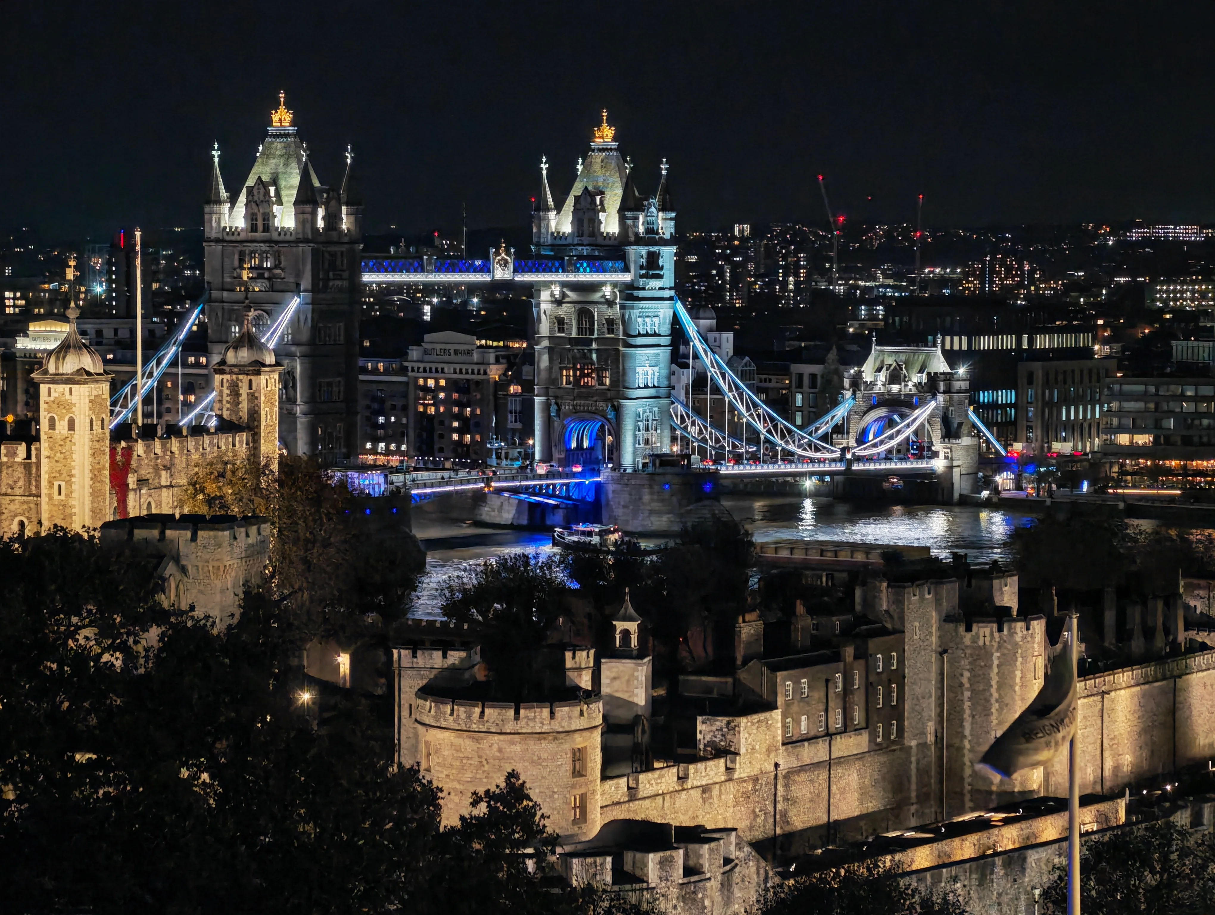 London Bridge at night using telephoto camera. Photo Joshua Waller